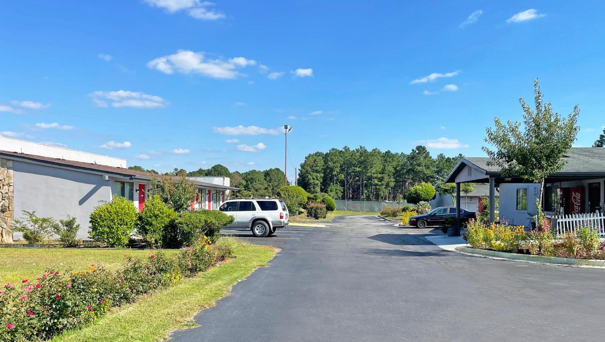 Express Inn Thomson Exterior photo